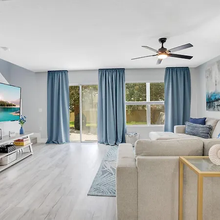 Stylish Villa Near Disney & Universal